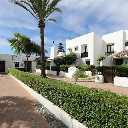 Modern House Only A 3 Minute Walk To The Beach. * Estepona