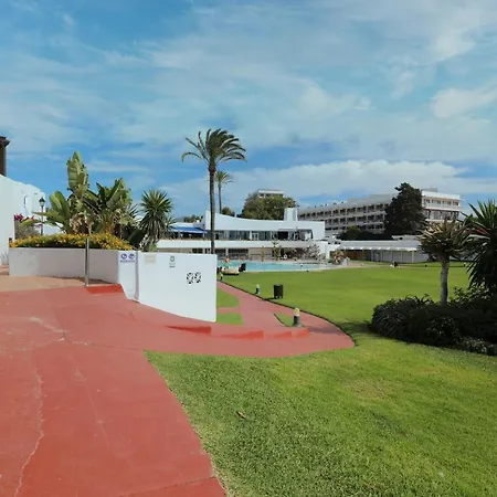 Modern House Only A 3 Minute Walk To The Beach. Estepona